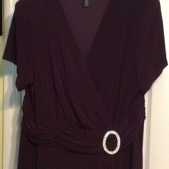 Very nice dress with crystal embellishment burgundy color - Picture 4 of 10